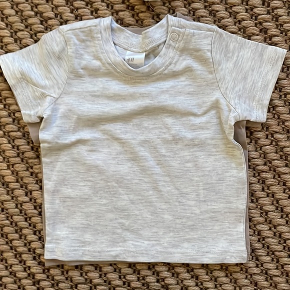 ⭐️SET OF 3⭐️  Baby T-Shirts. Size 3M. - Picture 4 of 5